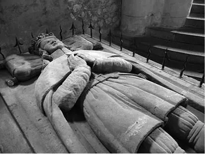 Илл 178 Надгробие герцога Гийома VIII Рельеф сделанный в 1822 г Илл - фото 93