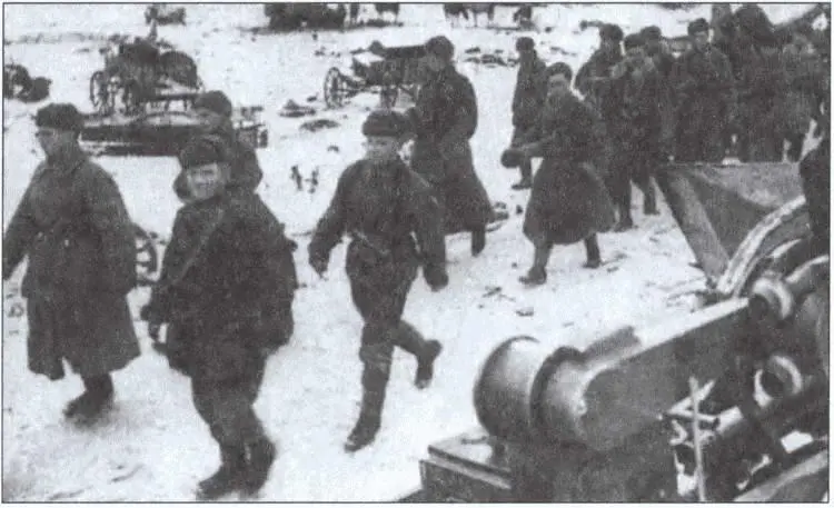 Советские войска КорсуньШевченковская операция 1944 г Жители Софии с - фото 21