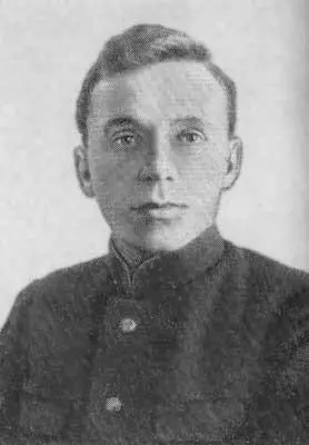 Я В Волков Начальник политуправления флота Петр Иванович Лаухин был несколько - фото 32