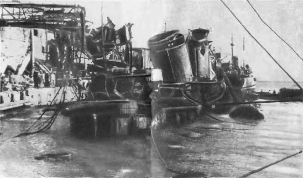 Подъем лидера Ташкент на понтонах Ф И Крылов 1935 г С Е Буленков - фото 33