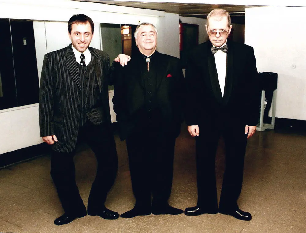 С Романом Карцевым и Аркадием Аркановым чаплины на MORE SMEHA1998 - фото 52