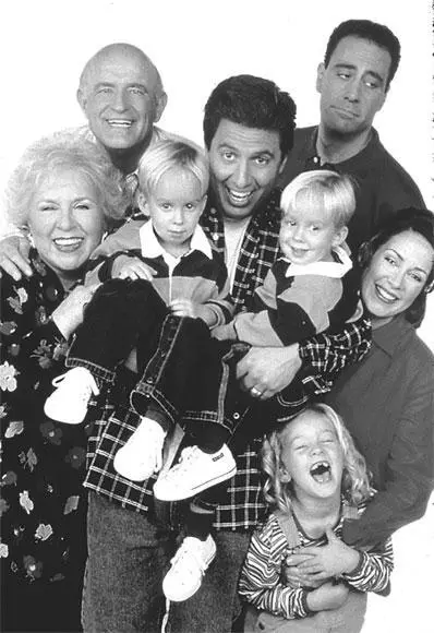 Everybody Loves Raymond стала объектом внесетевого синдицирования летом 2001 - фото 125