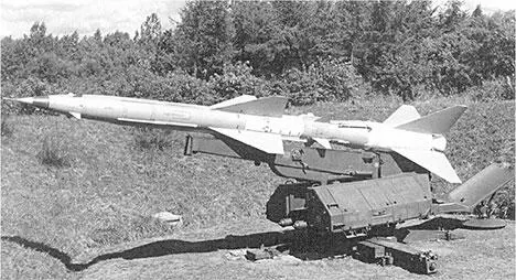 Ракета ЗРК С75М Волхов на пусковой установке СМ90 Мы переминаясь в строю - фото 47