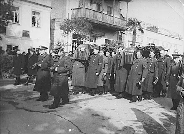 Прощание с героями в военном городке Фото httpsandarucozru Мы в - фото 63