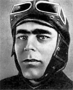 Леонид Брежнев курсант Забайкальской бронетанковой школы 1936 год Ничего - фото 76