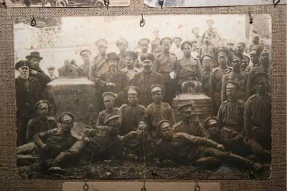 Брусиловцы в Луцке Фотография времен Первой мировой войны Ну так и в духе - фото 16