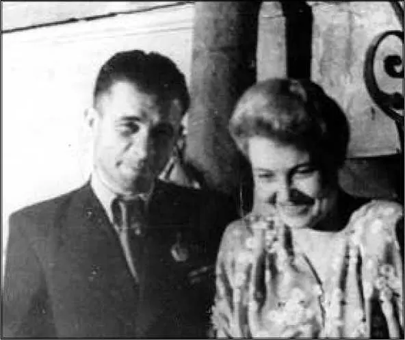 Александр Иванович Маринеско и Валентина Ивановна Громова АИ Маринеско в - фото 58