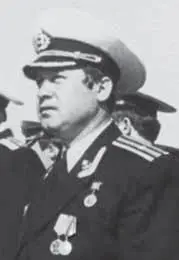 Капитан 2 ранга Зюбрицкий Александр Сергеевич 19831986 Фото не найдено - фото 87