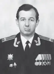Капитан 3 ранга Леоненков Сергей Владимирович 19801985 Капитан 2 ранга - фото 89