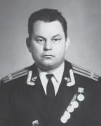 Капитан 2 ранга Сивухин Георгий Яковлевич 19721975 Капитан 2 ранга Черных - фото 124