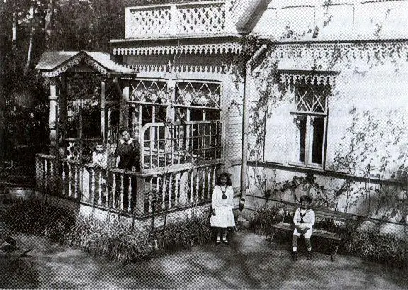 У семьи Эдварда Лидваля была дача в Сестрорецке На этой фотографии 1913 г - фото 104