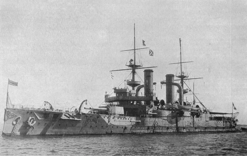 Трайомф после вступления в строй вверху и Свифтшур в середине в 1909 - фото 107