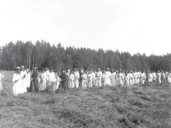 Валаамский монастырь Братия на сенокосе 1900е гг Только с 1960х годов на - фото 20