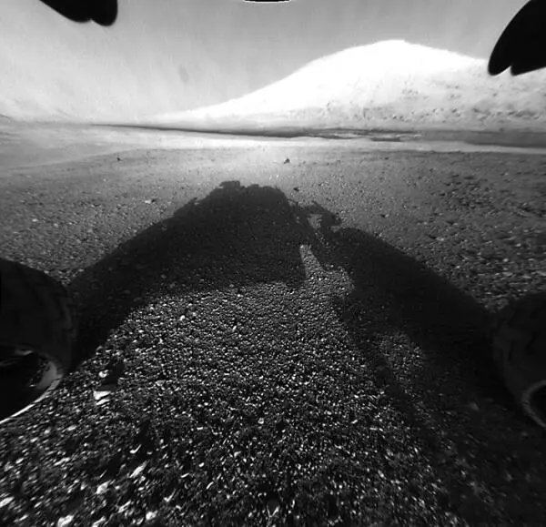 Один из первых снимков марсохода гора Эолис Aeolis Mons она же гора Шарп - фото 44