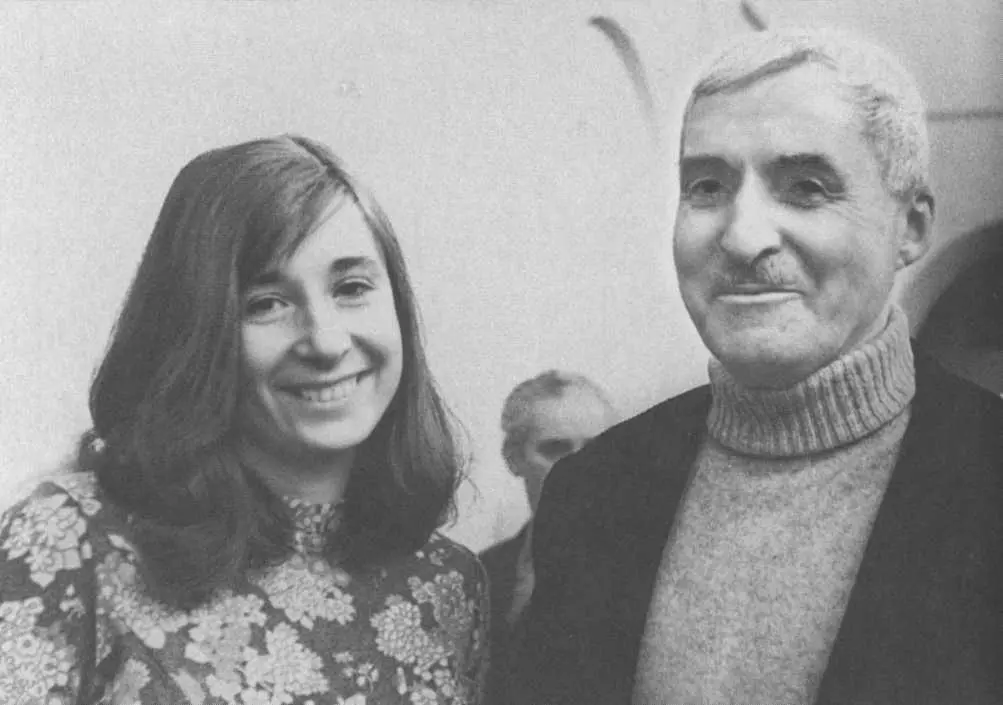 С дочерью Марией 1970е годы С женой Ларисой Жадовой 1970е годы С - фото 38