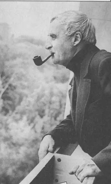 С Александром Твардовским Гульрипши 1969 Дарственная надпись на фотографии с - фото 43