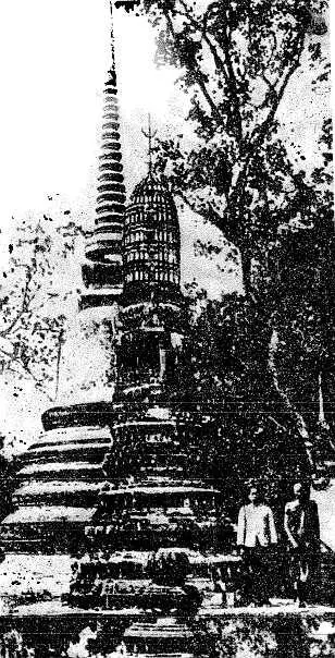 Рис 121 Два ступа в Сиаме Литература Goomeraswamy A Geschichte der - фото 124