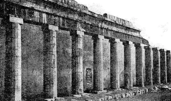 Рис 178 Часть одного из дворов храма в ДейрэльБахри Рис 179 План - фото 181