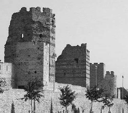 Рис 275 Константинополь Городские стены Рис 276 Константинополь София - фото 281