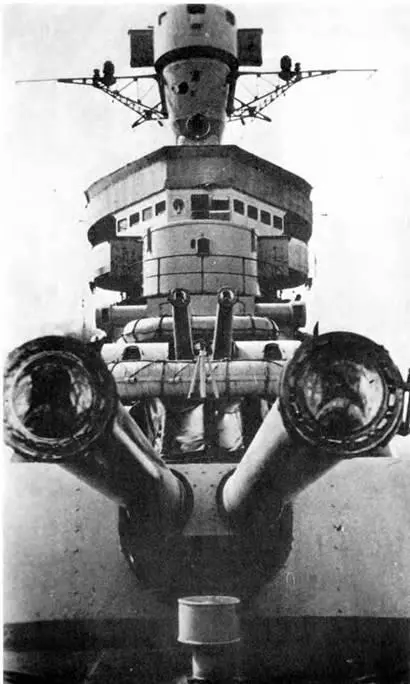 На фото вверху 1933 г Орудия главного калибра на Коллеони Бартоломео - фото 71
