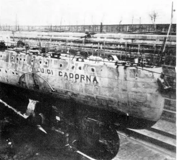 Кодорна на достройке 1933 г и в доке Армандо Диац 1930 - фото 94