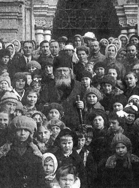 Епископ Лука со своей паствой в Ташкенте По возвращении в Архангельск его - фото 98