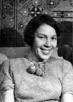 Ирина Николаевна Сосунова 1940 г Артемий Павлов перед уходом на фронт - фото 12