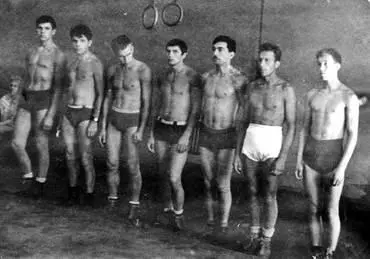 Самбисты ЛОС ДСО Труд Ленинград 1963 Н Ващилин И Смирнов А Павлов В - фото 5