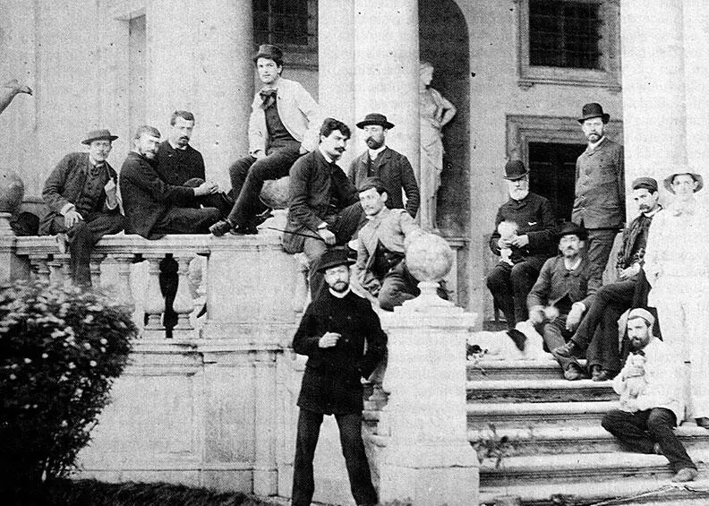 Клод Дебюсси в центре в белом жакете в Риме вилла Медичи 1885 Дебюсси - фото 70