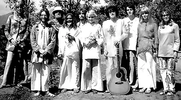 Джон Леннон Майк Лав Mike Love Beach Boys Махариши Джордж Харрисон - фото 76