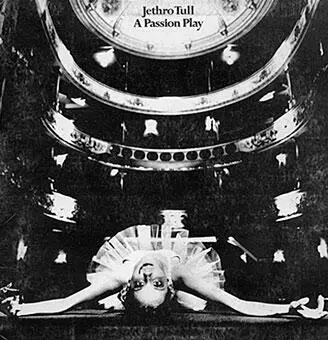 LP A Passion Play 1973 Почемуто он все видит все слышит но знает чтото - фото 161