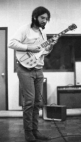 Джерри Гарсия 1967 Можно рассказывать что Grateful Dead это не группа а - фото 438