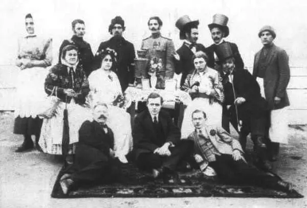 Участники спектакля по пьесе Н Гоголя Женитьба Дрозендорф 1915 г - фото 20