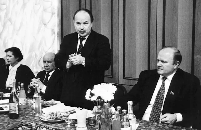 Виктор Сергеевич на встрече фракции КПРФ в Госдуме с деятелями культуры Справа - фото 22