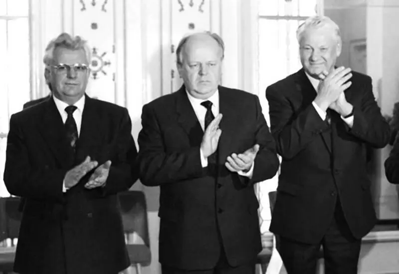 8 декабря 1991 года Россия Белоруссия и Украина подписали предательское - фото 30