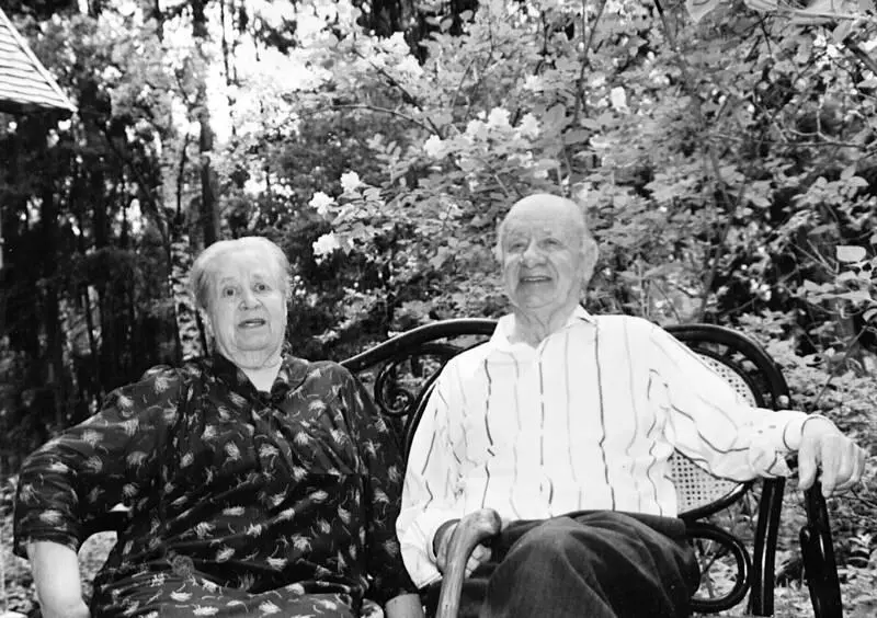 С женой Надеждой Варфоломеевной За плечами полвека супружеской жизни Ну - фото 32