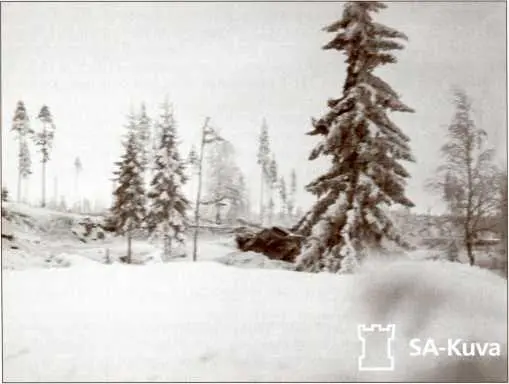 Подбитый Т26 Снимок сделан из финского окопа Вид на шоссе Суоярви - фото 116