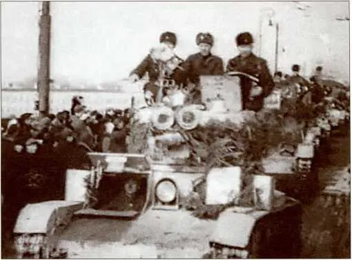 Возвращение танкистов с победой в Ленинград Пшенников командующий 142й - фото 139
