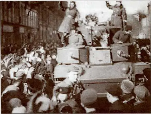Возвращение танкистов с победой в Ленинград Пшенников командующий 142й - фото 140