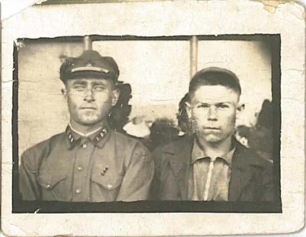 ЮЮ Моисеенко в 1933 и 1990 гг Семейные архивы Л СапитонМоисеенко и Э - фото 70