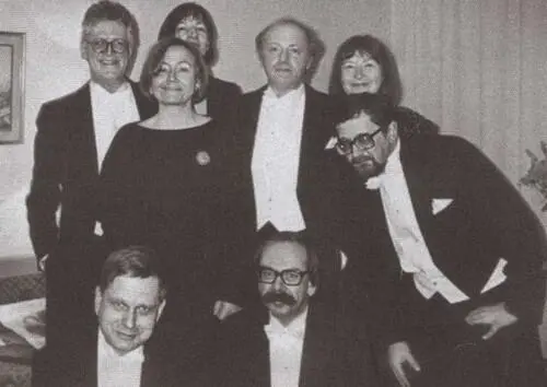 Бродский и его друзья на вручении Нобелевской премии Стокгольм 1987 г - фото 23