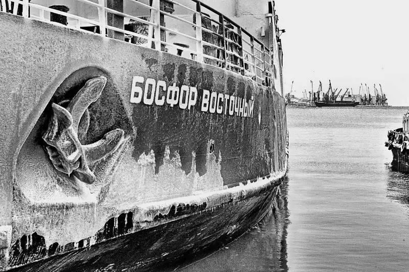 В бухте Золотой Рог Фото Ю Мальцева Люблю рассматривать карты они всякий - фото 8
