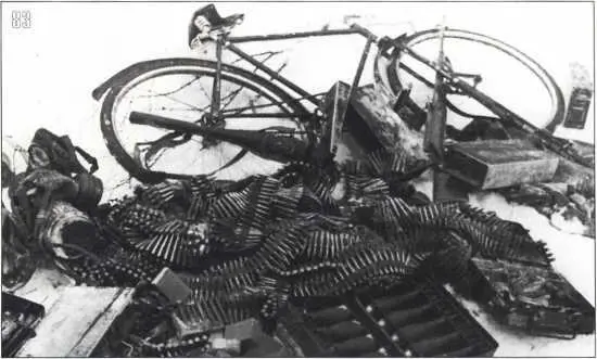 83 Фотография трофеев отбитых у немцев во время Любанской операции В - фото 92