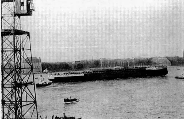 Линейный корабль Кайзер после спуска на воду 22 марта 1911 г Через три - фото 12