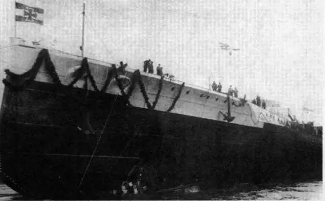 Линейный корабль Гроссер Курфюрст после спуска на воду 5 мая 1913 г Когда - фото 17