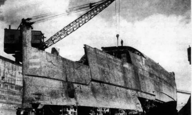Корпус линкора Фридрих дер Гроссе в доке Розайт 1937 г 31 июля 1935 г - фото 74