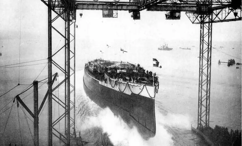 Во время спуска на воду линейный корабль Кайзерин 11 ноября 1911 г - фото 77