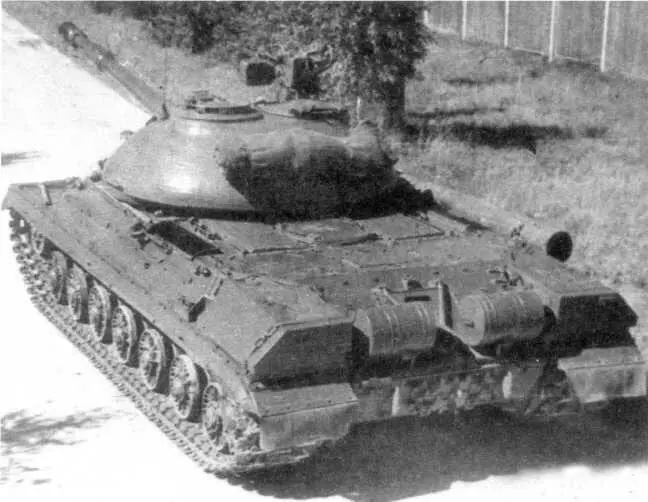 45 Тяжелый танк Т10М вид сзади Хорошо видны наружные топливные баки - фото 48