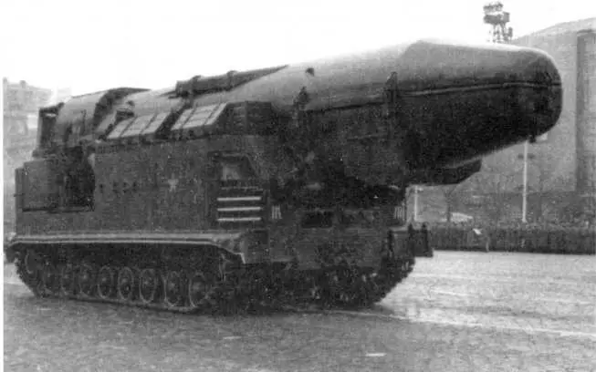92 Пусковая установка ракеты РТ15 8К96 на шасси объект 815 Москва - фото 95