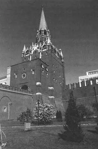 Рис 217b Троицкая башня Фотография 2013 года ИК Кондратьев сообщает К - фото 148